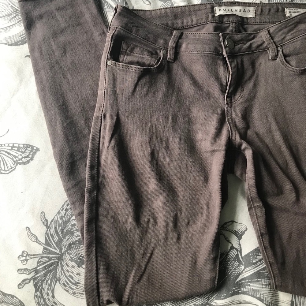 bullhead skinny grey jeans